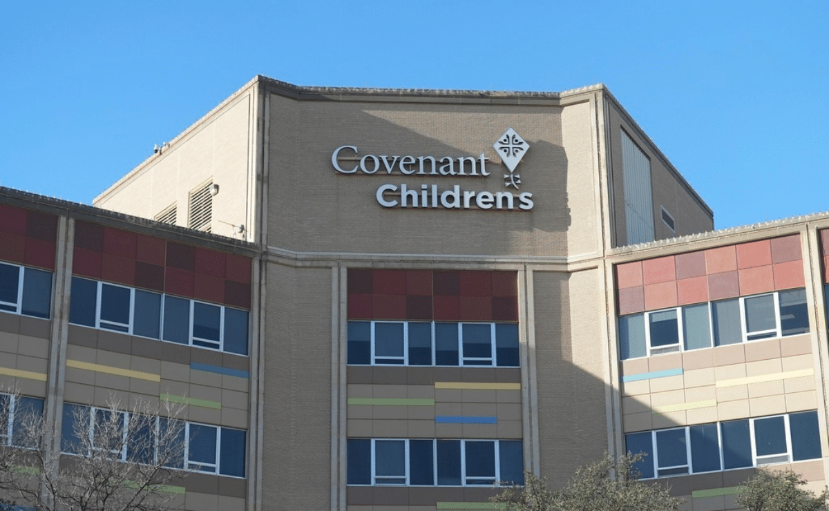 A Texas child who was not vaccinated has died of measles, a first for the US in a decade